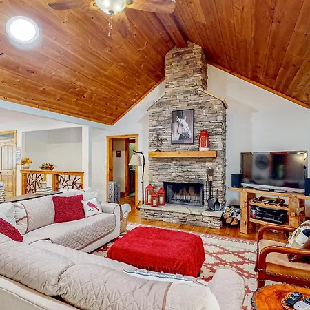 Whispering Creek Villa